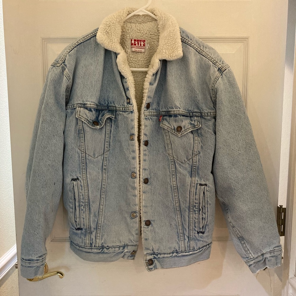 SOLD Vintage Levi Sherpa jacket!
